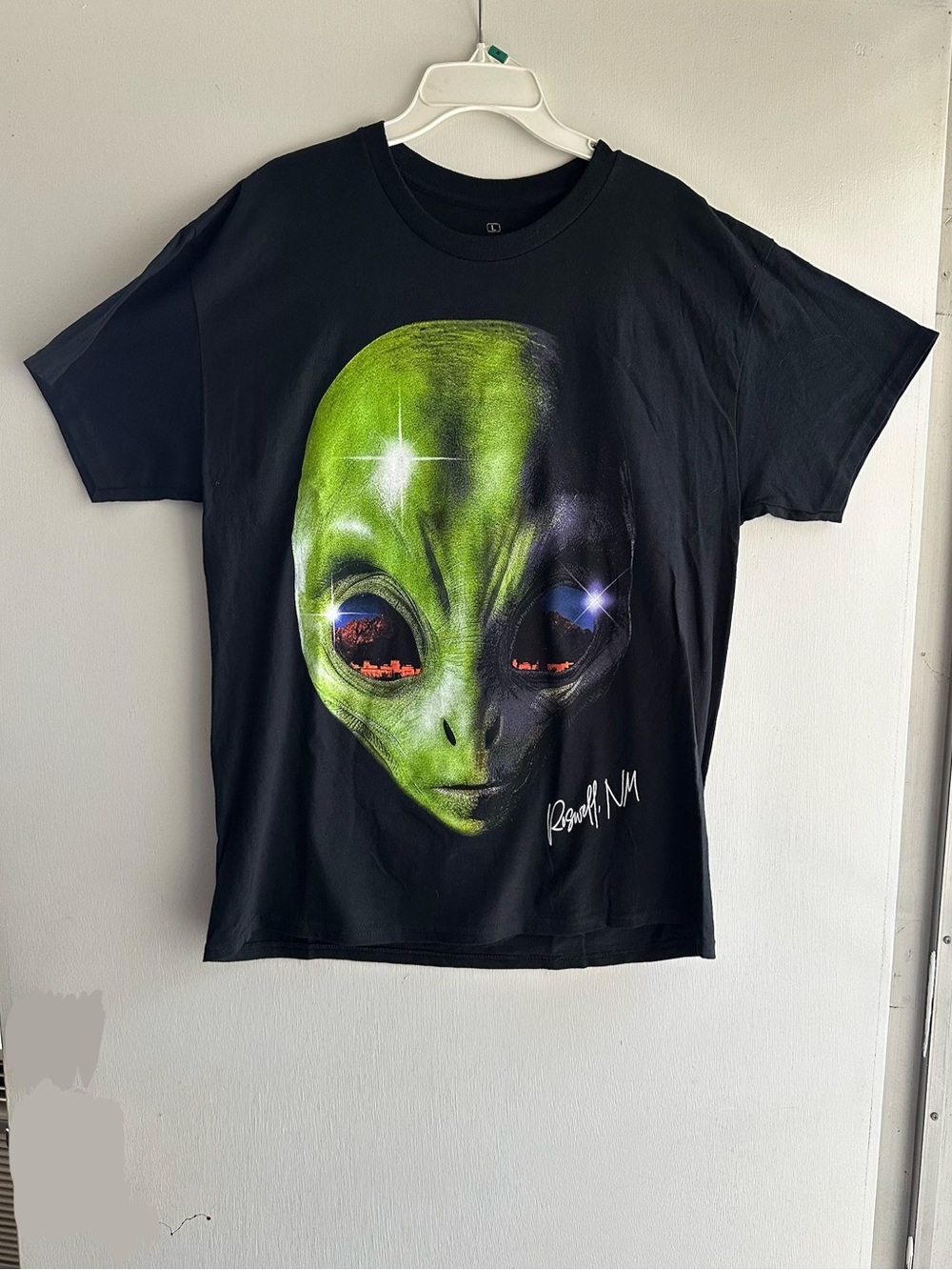 Strange Daze Roswell NM Alien Graphic Tee UFO Space Shirt Black Large NWOT